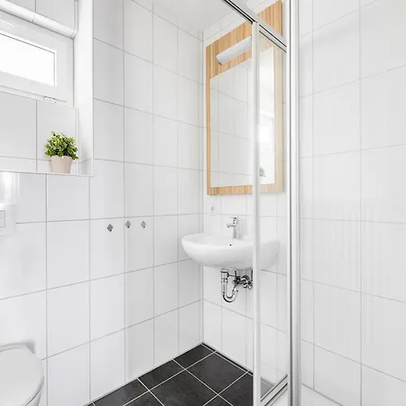 아파트 Spacious, Modern Apartment, Ten Minutes Walk From The Centre *