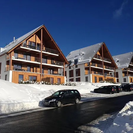 Spacious, Modern Apartment, Ten Minutes Walk From The Centre