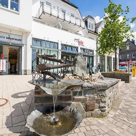 Spacious, Modern Apartment, Ten Minutes Walk From The Centre *